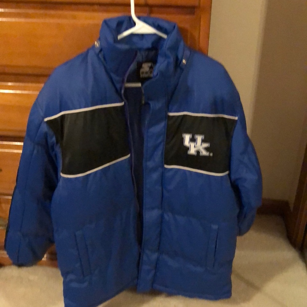 UK Boys size 16-18 like new, no hood